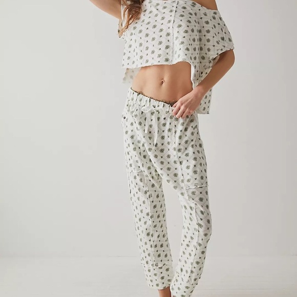 Intimately free Organic Cotton TOP only - Picture 2 of 7